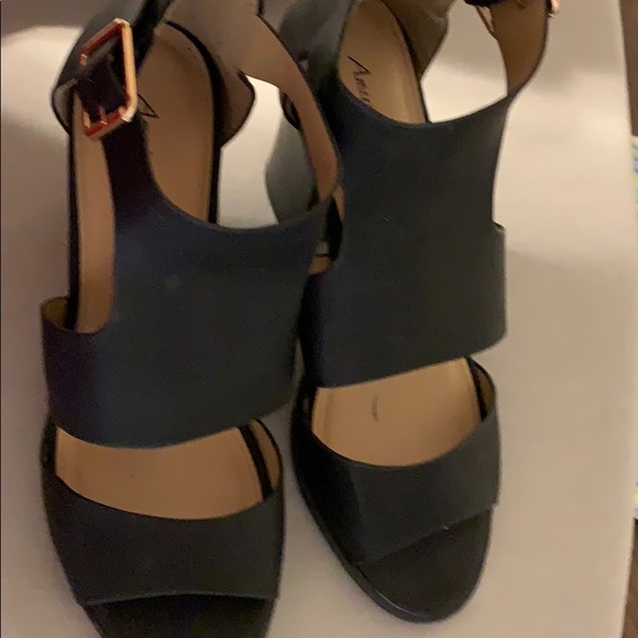 American Eagle Heels - Picture 3 of 4